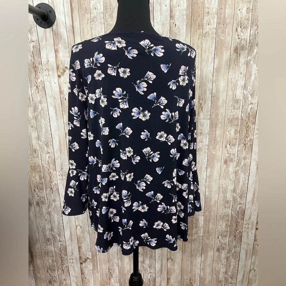 Carmen Marc‎ Valvo Blue and White Blouse - Picture 4 of 5